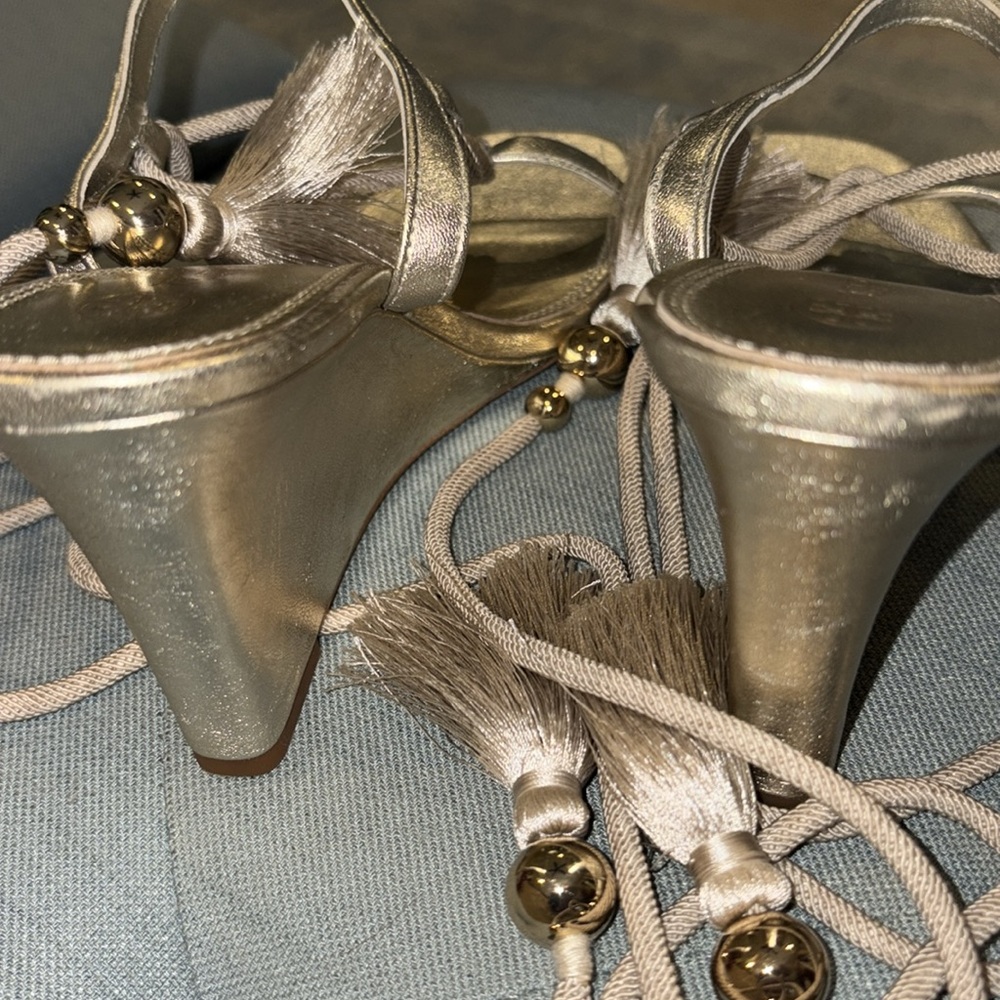 Tory Burch Metallic Gold Tassel Wedge Sandals size 7.5 M - Picture 7 of 10